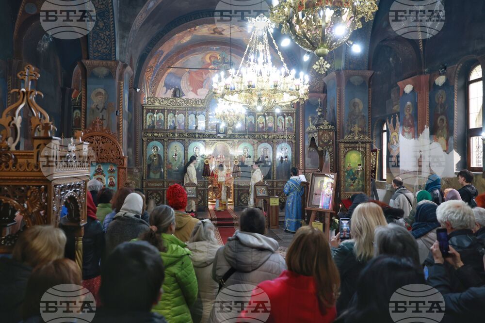 Храм „Възкресение Христово“ - света литургия