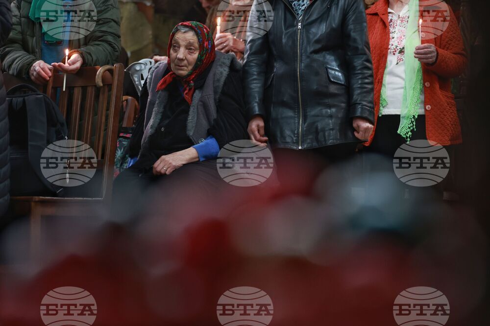 Храм „Възкресение Христово“ - света литургия