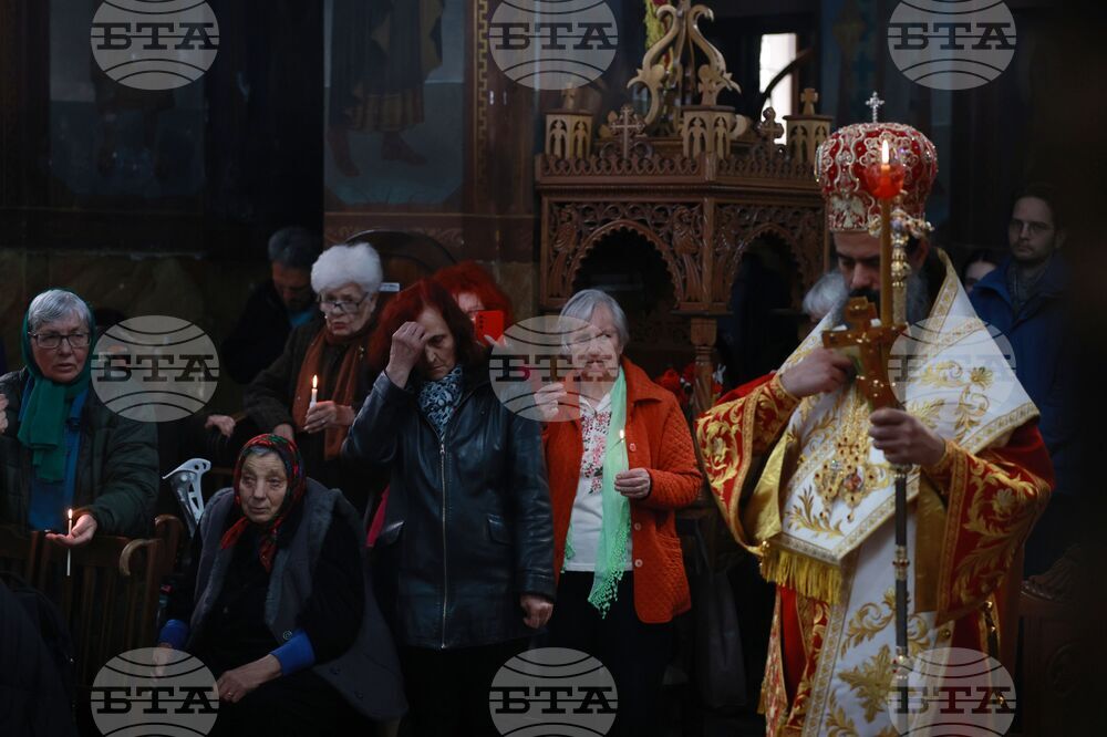 Храм „Възкресение Христово“ - света литургия