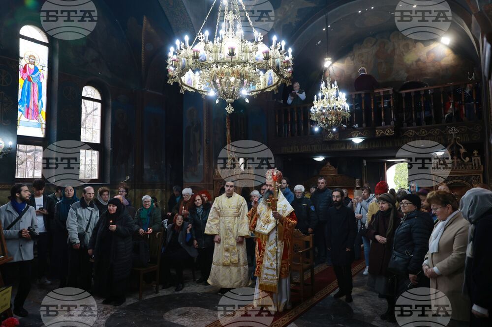 Храм „Възкресение Христово“ - света литургия