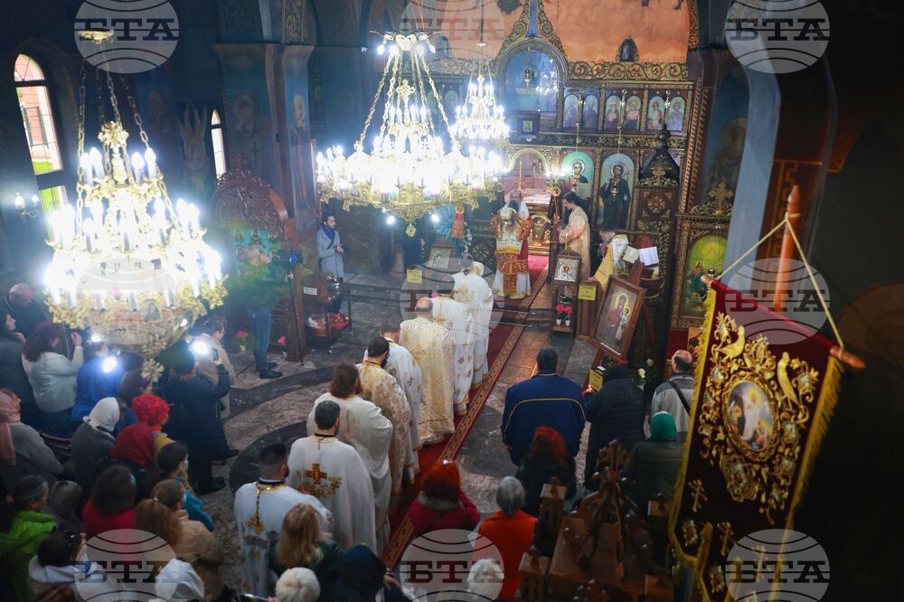 Храм „Възкресение Христово“ - света литургия