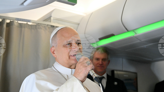 Папата заяви, че ще продължи да говори против войната, въпреки нападките на Тръмп