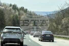 Автомагистрала „Хемус“ - аварирал камион - задръстване