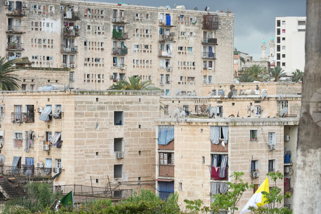 Двама атентатори камикадзе са се взривили в Алжир по време на посещението на папа Лъв Четиринадесети