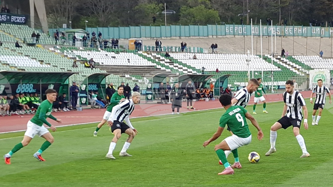 Берое и Локомотив (Пловдив) завършиха при нулево равенство в Стара Загора