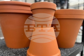 Be Well-Gardening-Plastics