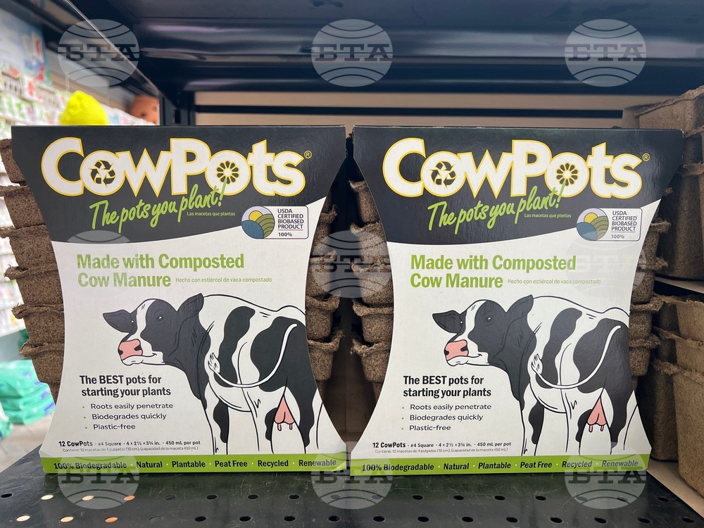 Be Well-Gardening-Plastics