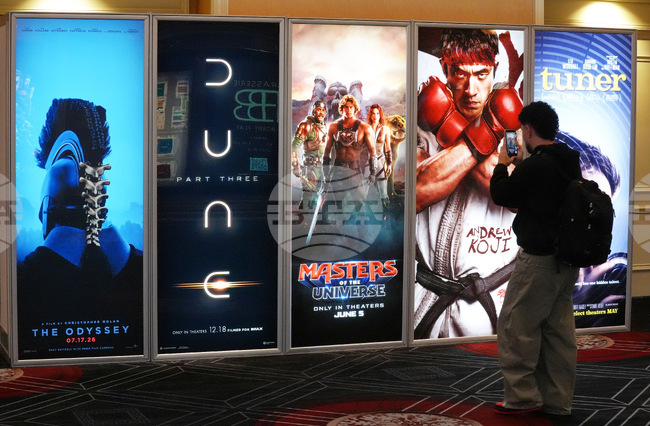 Мениджъри от Холивуд и собственици на киносалони се събират на изложението на „СинемаКон“ в Лас Вегас