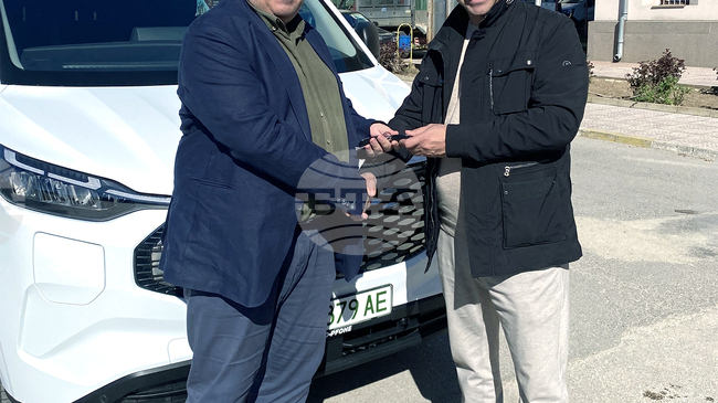 Нов електрически автомобил за подпомагане дейностите на социалните услуги е доставен в Луковит