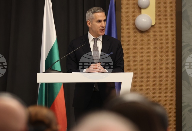 Най-голямата ни цел е България, в която се създава стойност и се задържат талантите, каза служебният премиер Андрей Гюров