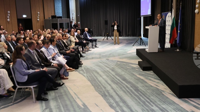 Програмата „ДЖЕРЕМИ България“ оказа помощ на 10 000 фирми с 1,5 милиарда евро финансиране, посочи вицепрезидентът на ЕИБ Марек Мора