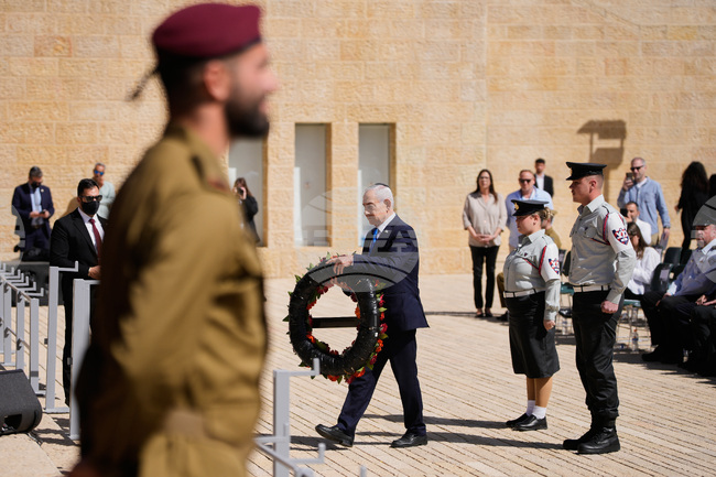 В Израел отекнаха сирени в памет на жертвите на Холокоста 