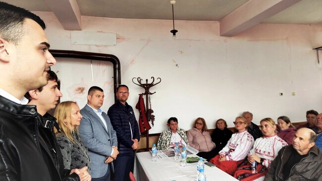 Кандидати от листата на "Прогресивна България" от 5 МИР-Видин се срещнаха с жители на село Бела Рада