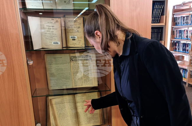 Библиотеката на Икономическия университет показва в изложба първите търговски закони у нас