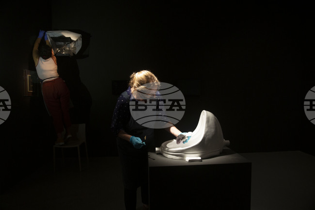 Поетът Тристан Цара, от чието рождение се навършват 130 години, дефинира дадаизма и променя разбирането за изкуството