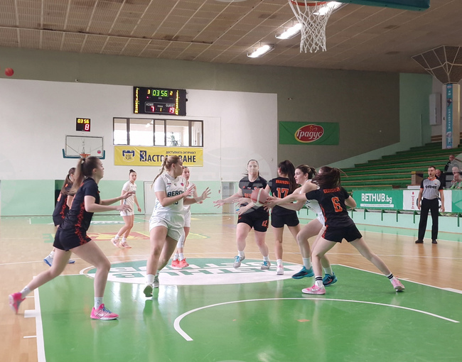 "Дадохме всичко от себе си", заяви баскетболистката на Берое Златка Маданкова 