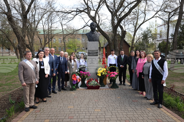 Wreath-Laying Ceremony Opens Georgi Sava Rakovski Birth Anniversary Celebrations in Bolhrad