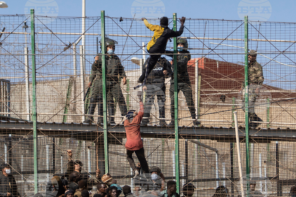 Spain-Migration-Amnesty