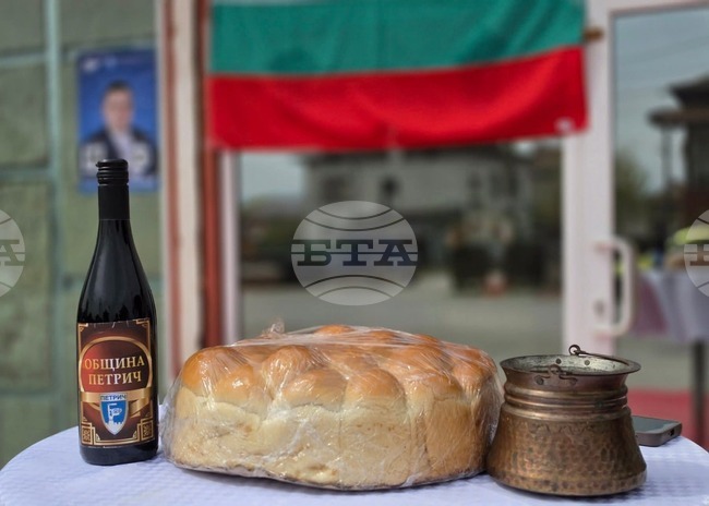 Близо километър нова улична настилка и бордюри ще бъдат изградени в село Рупите