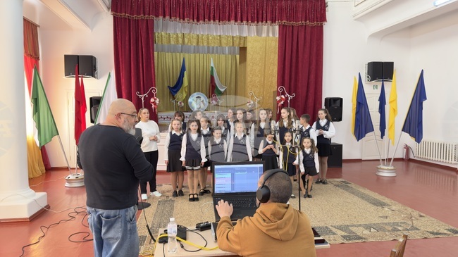 Ентусиазмът и пламъкът на децата не могат да се заменят с нищо, каза ръководителят на звукозаписното студио Николай Маджаров