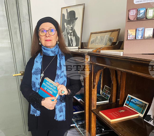 Наблюдава се безпрецедентно засилване на интереса към българската литература в Турция, казва преводачката Хасине Шен Карадениз