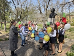 Украйна - Болградска гимназия „Георги Сава Раковски“ - патронен празник - химн - представяне