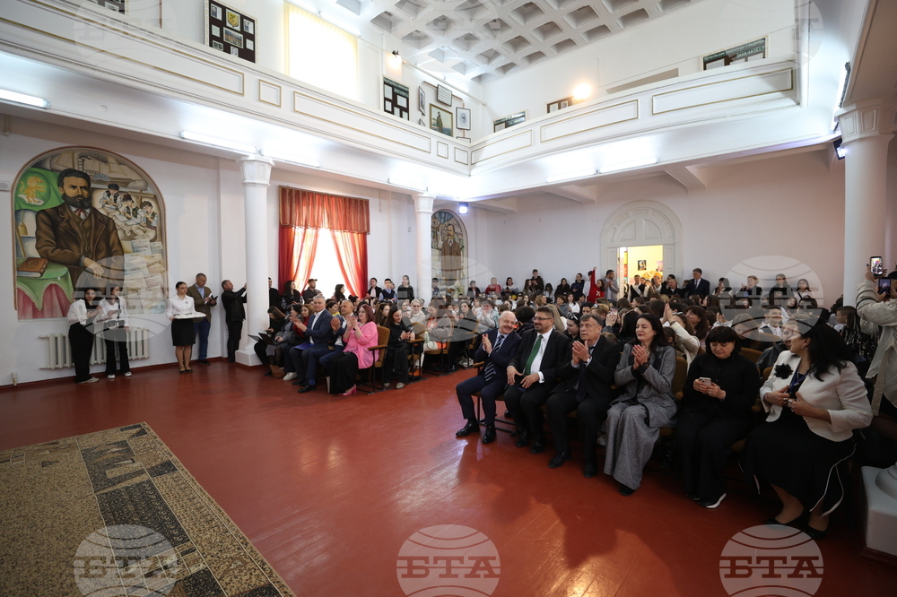 Украйна - Болградска гимназия „Георги Сава Раковски“ - патронен празник - посвещаване в гимназисти