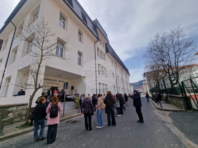 Младежки център, обновен за над 4 млн. лева, отвори врати в Смолян