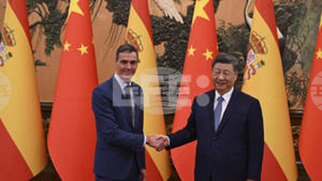 ЕФЕ: Испания и Китай подписаха рамка за стратегически диалог и 15 споразумения по време на посещението на Санчес в Пекин 