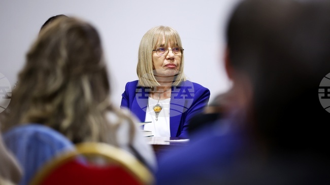 Новата книга на проф. Валерия Фол обобщава десетилетия интелектуално напрежение в областта на тракологията, каза Сергей Игнатов