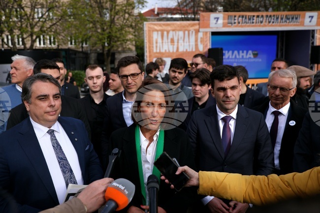 Председателят на парламентарната група на „Обнови Европа“ в Европейския парламент Валери Айе е в България, за да подкрепи ПП – ДБ