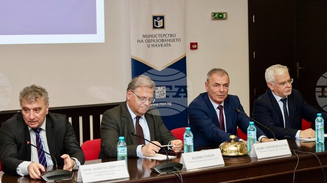 Имаме нужда от повече хора, ангажирани с научна дейност, както от увеличаване на инвестициите в науката и иновациите, каза министър Сергей Игнатов