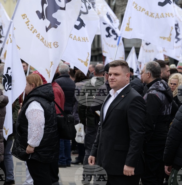 Водачът на листата на "Възраждане" в 13 МИР-Пазарджик Стоян Таслаков се срещна с жители на село Калугерово