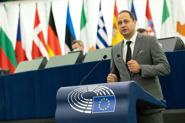 Петър Витанов и още 12 евродепутати с призив към Джо Байдън и Урсула Фон дер Лайен за изкуствения интелект 