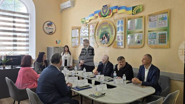 След откриването на 45-ия национален пресклуб на БТА - в Болградската гимназия, бе обявена въздушна тревога в Одеска област