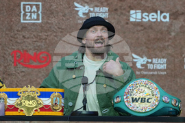 Britain Usyk Verhoeven Boxing