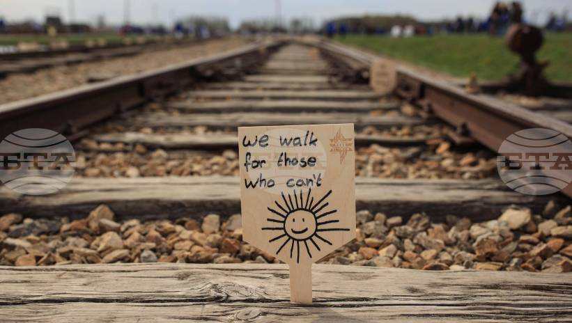 ПАП: Хиляди се присъединиха към „Марша на живите“ в Полша, за да почетат жертвите на Холокоста