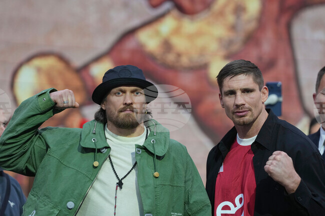 APTOPIX Britain Usyk Verhoeven Boxing