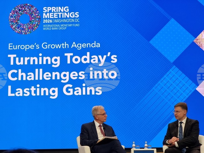 Временна рамка за държавната помощ трябва да позволи на страните от ЕС да подкрепят сектори, уязвими от поскъпването на енергията, каза еврокомисар Домбровскис