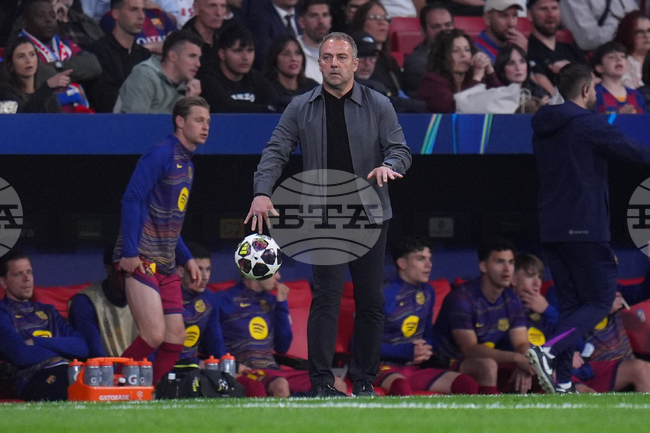 Треньорът на Барселона Ханзи Флик след отпадането от Шампионската лига: „Разочаровани сме“