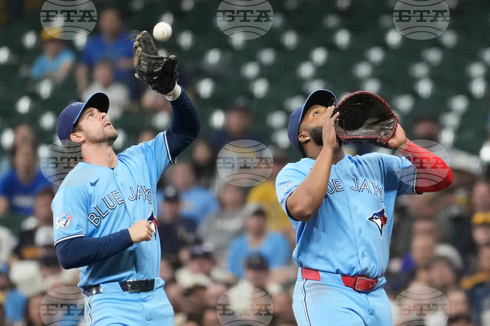 Blue Jays Brewers Baseball