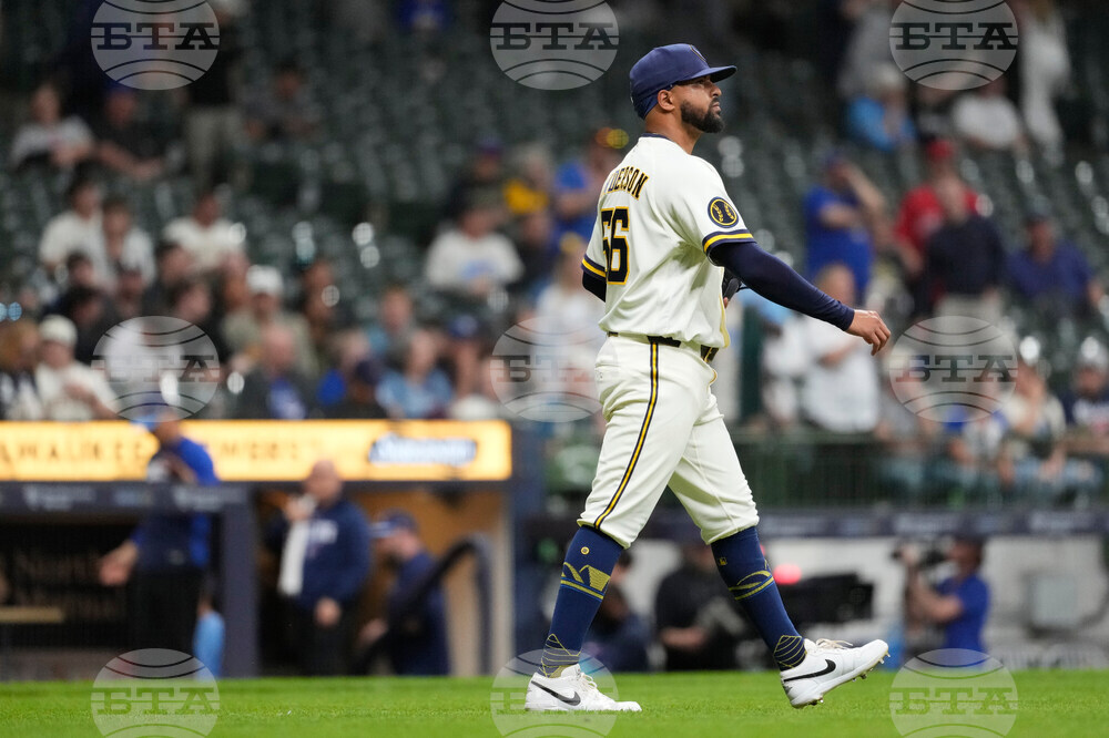 Blue Jays Brewers Baseball