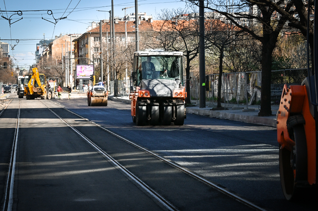 СО: Започна полагането на асфалт на бул. „Александър Стамболийски“ в участъка между ул. “Антон“ и бул. “К. Величков“