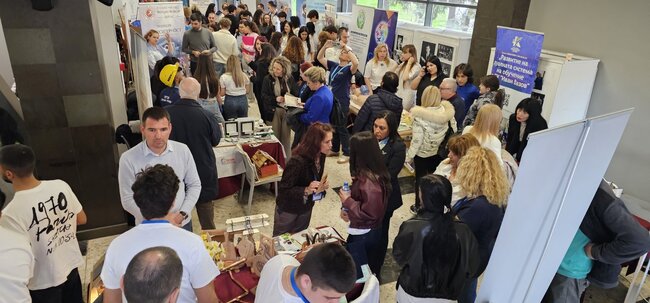 Програмата на МОН „ДОМИНО 2“ за дуално обучение беше представена в Националната кампания „Парад на професиите“