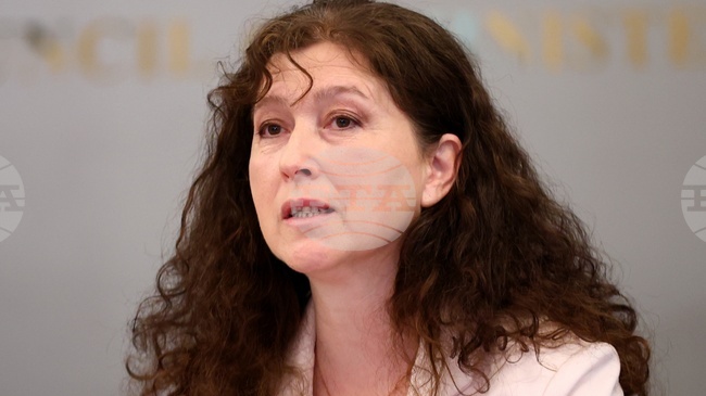 Общо 10 897 паравани за гласуване са предоставени на всички общини, съобщи Ваня Нушева от Координационния щаб за изборите