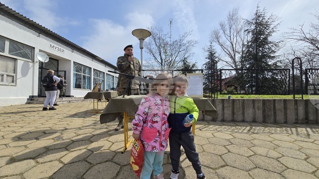 Ден на отворените врати е организиран в 13-о бригадно командване в Сливен