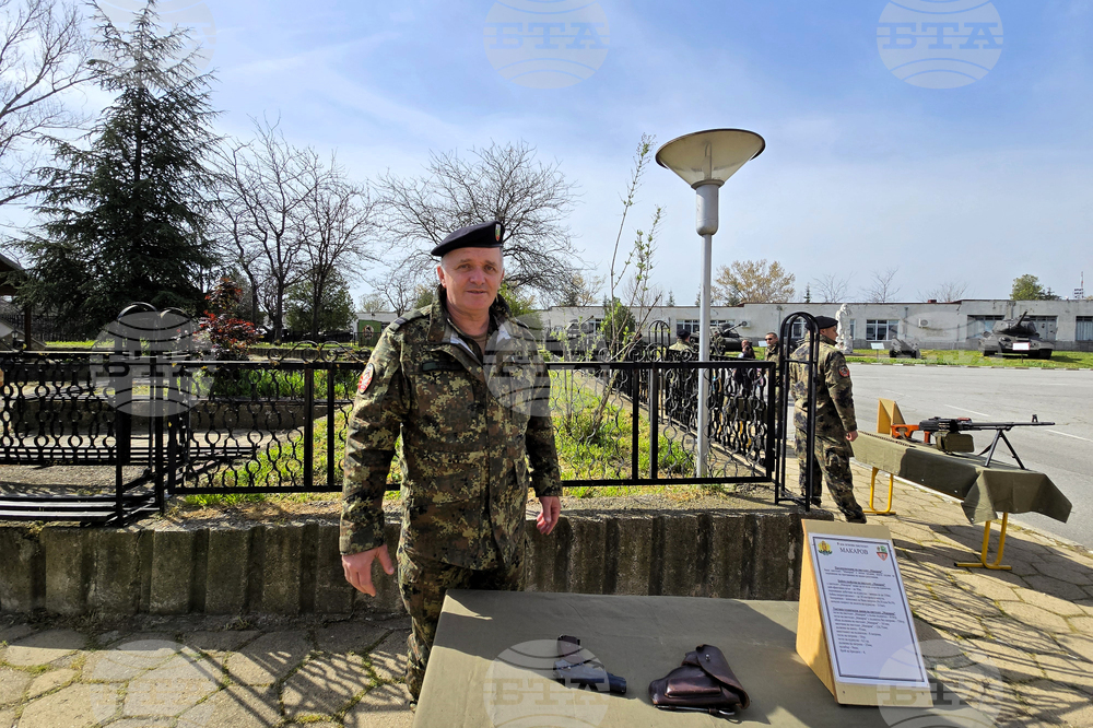 Сливен - празник на бронетанковите войски - ден на отворените врати