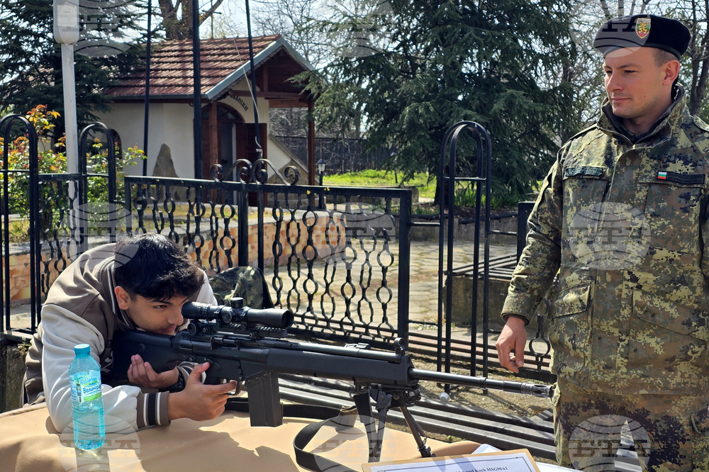 Сливен - празник на бронетанковите войски - ден на отворените врати