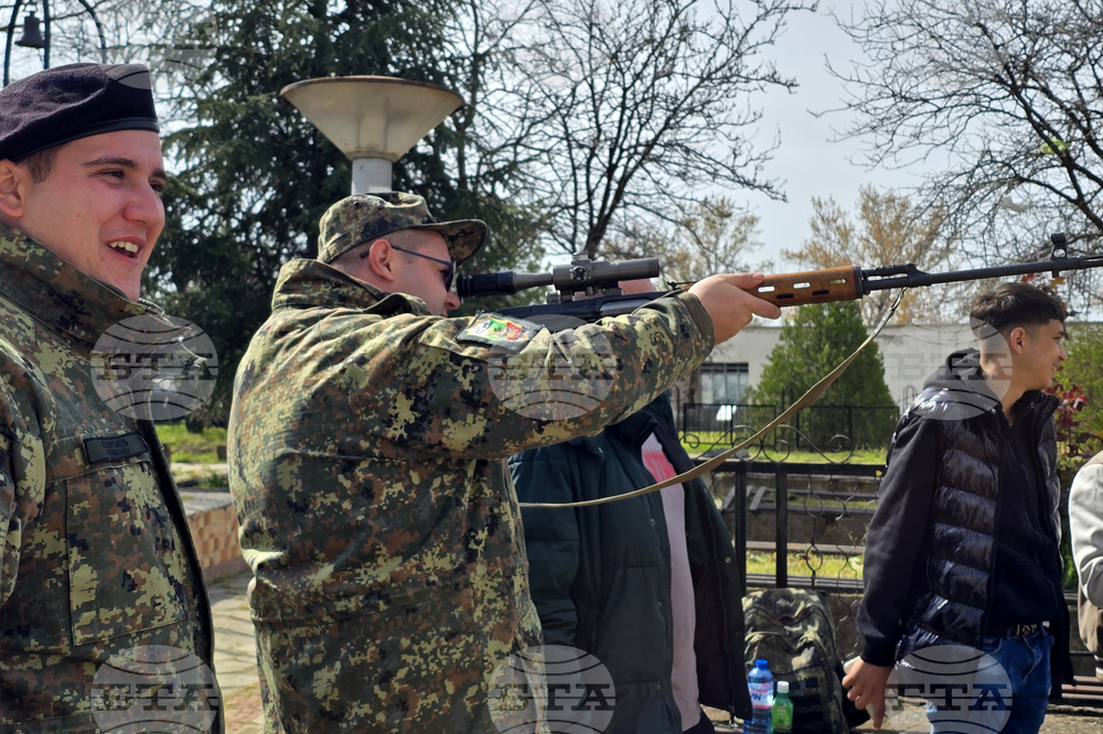Сливен - празник на бронетанковите войски - ден на отворените врати