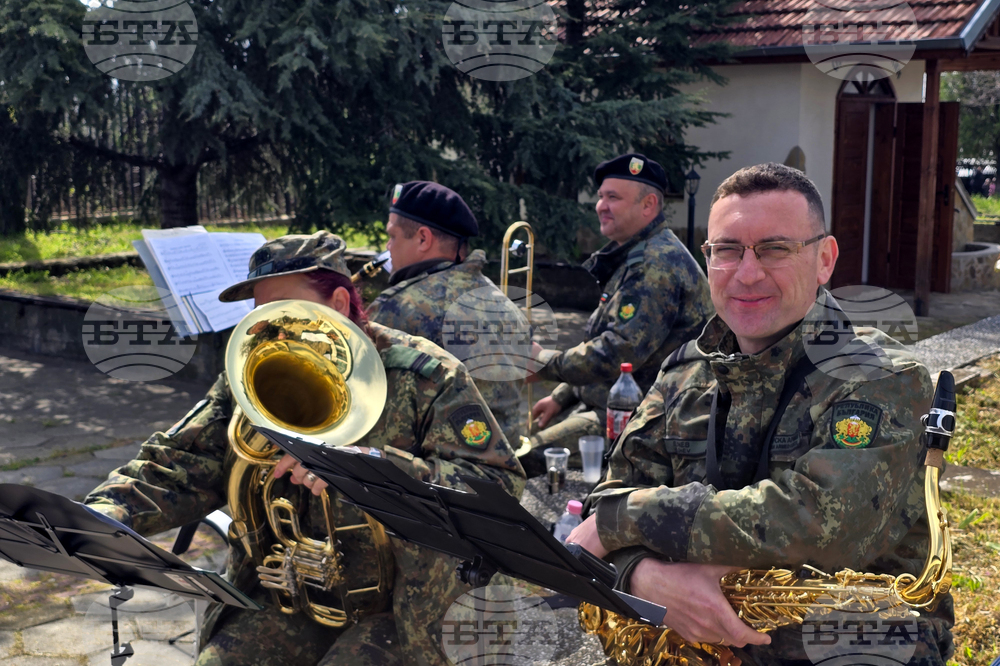 Сливен - празник на бронетанковите войски - ден на отворените врати